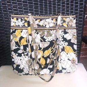 VERA BRADLEY TOTE BAG